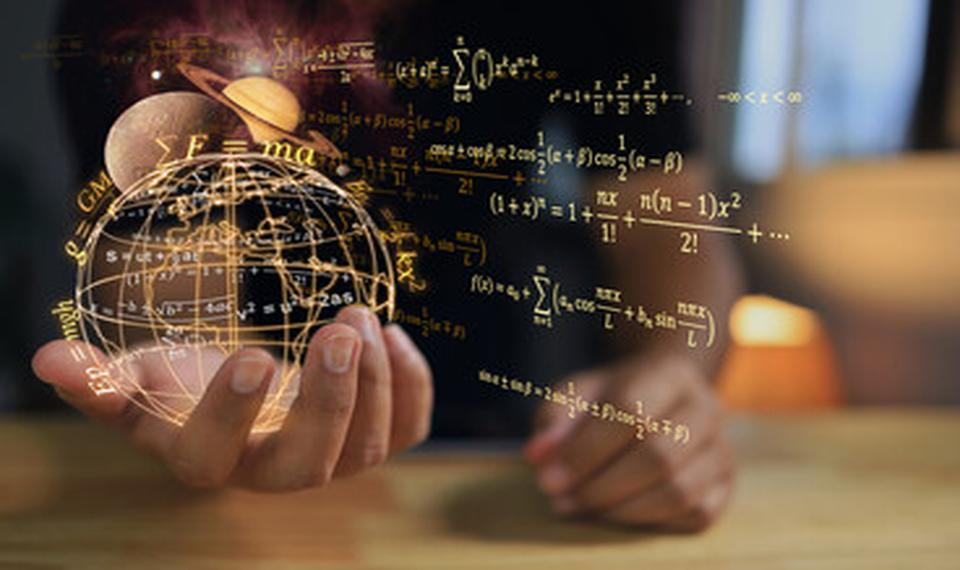 Boost-Your-Results-with-Expert-physics-tutor-in-Redbridge.jpg